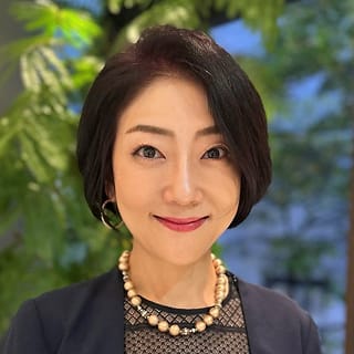 橋本 育子 氏